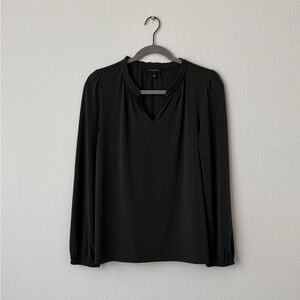 Banana Republic blouse - size M